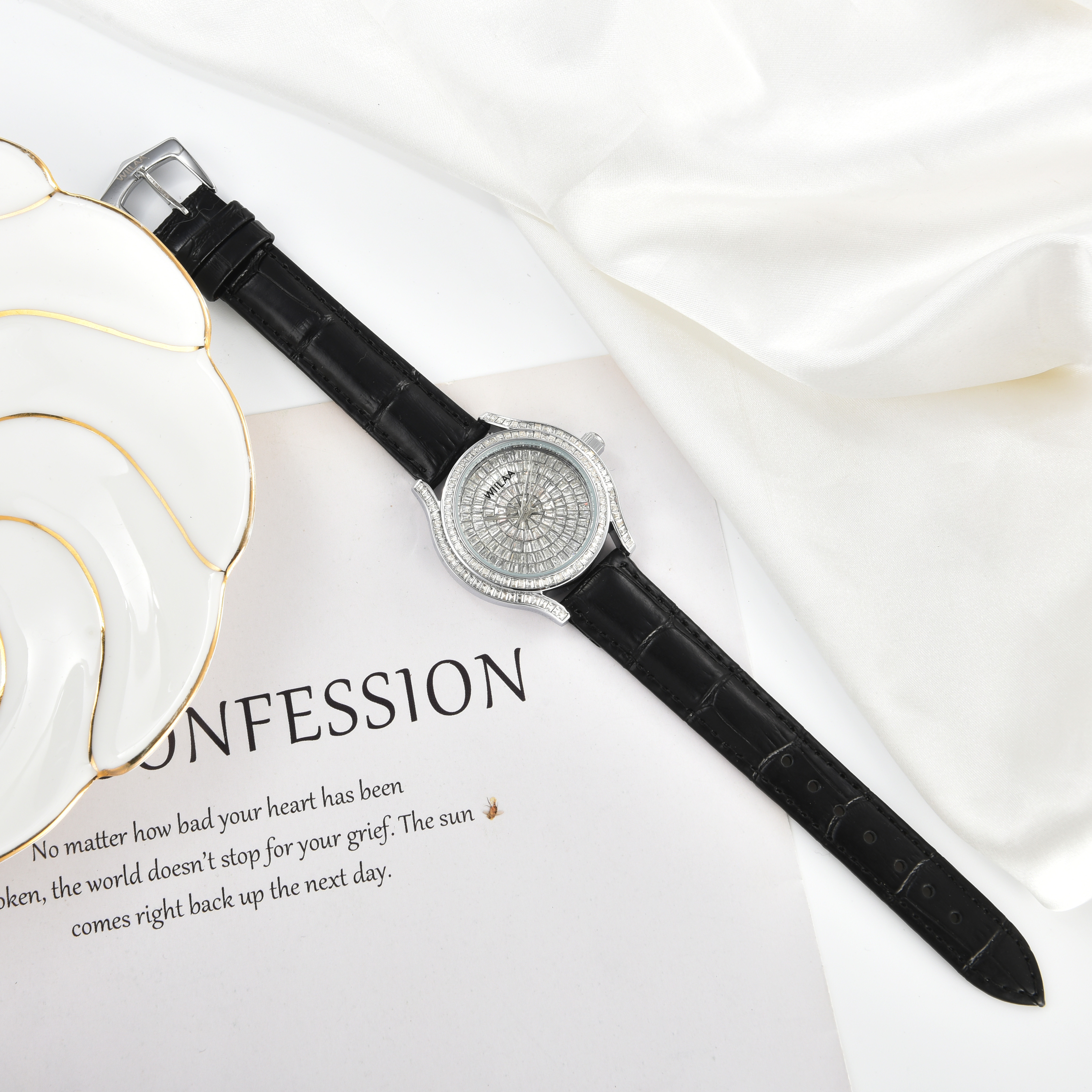 WIILAA Luxury Women's Crystal  - Luxury Watch All Black のレビューと価格
