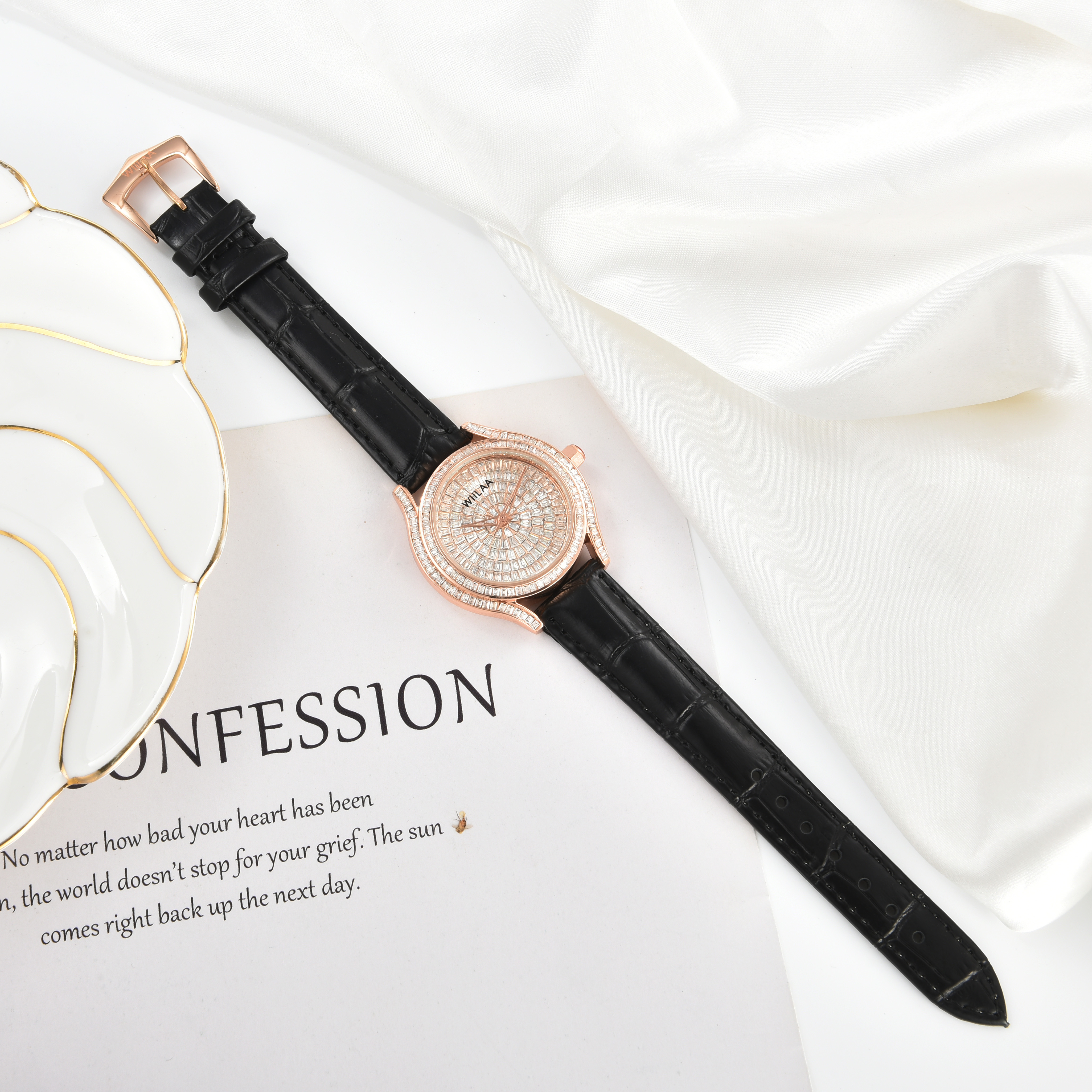 WIILAA Luxury Women's Crystal  - Luxury Watch All Black のレビューと価格