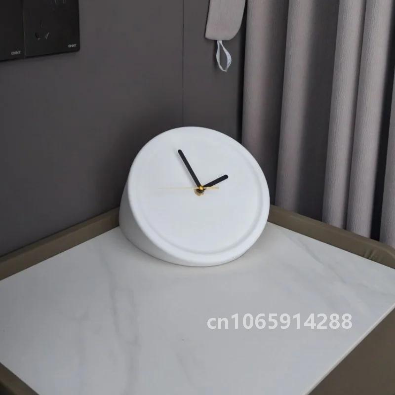 8 Inch Corner Wall Clocks Mini - Luxury Watch House のレビューと価格