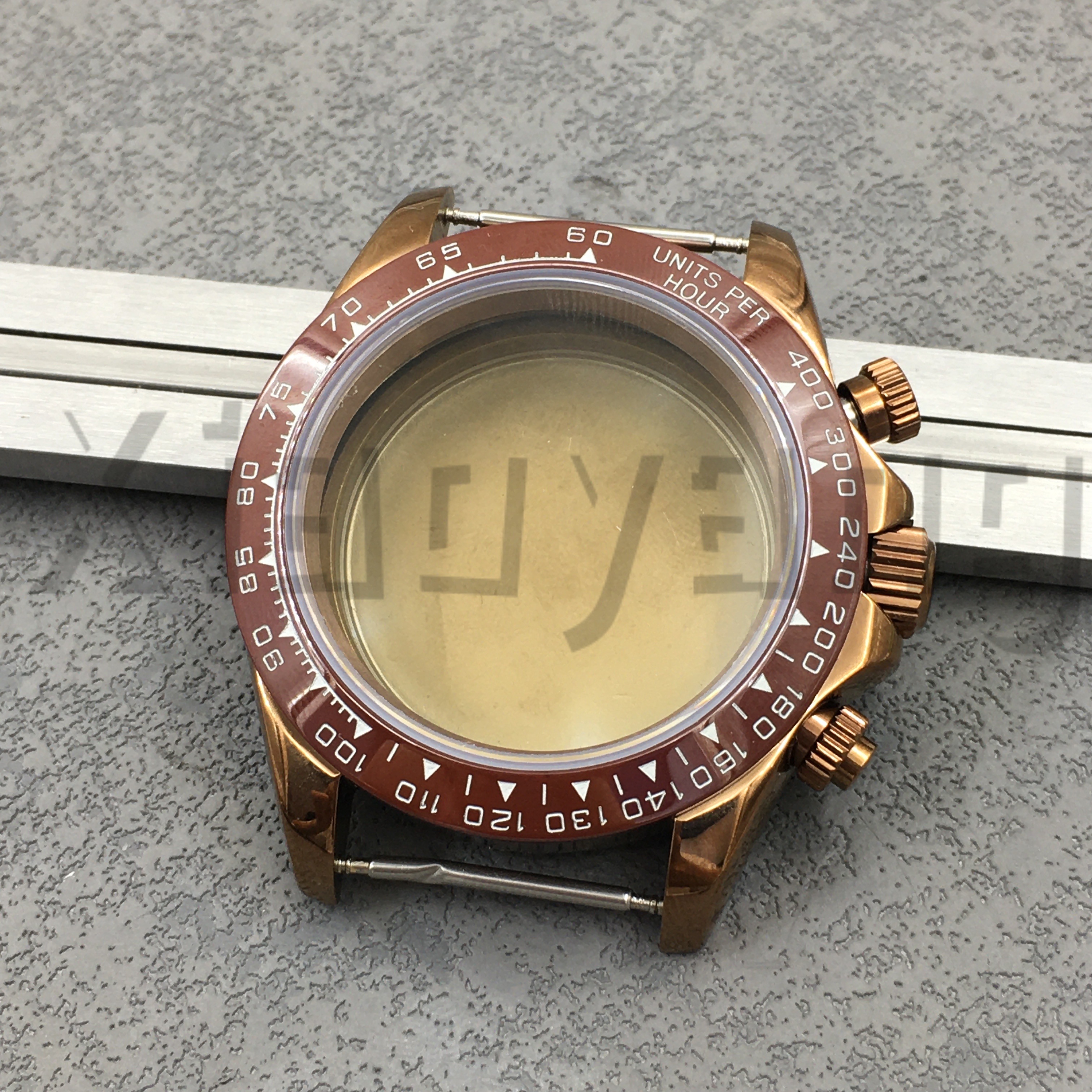 39mm VK63 Quartz Chronograph C - Bronze Case Watch のレビューと価格
