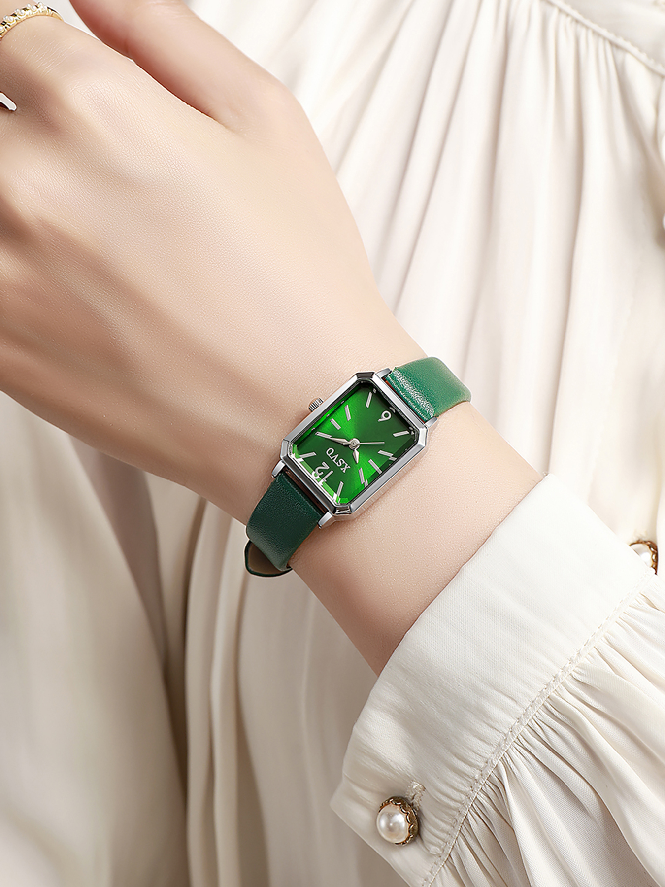 Vintage Silver Square Women's  - Luxury Watch Vintage のレビューと価格