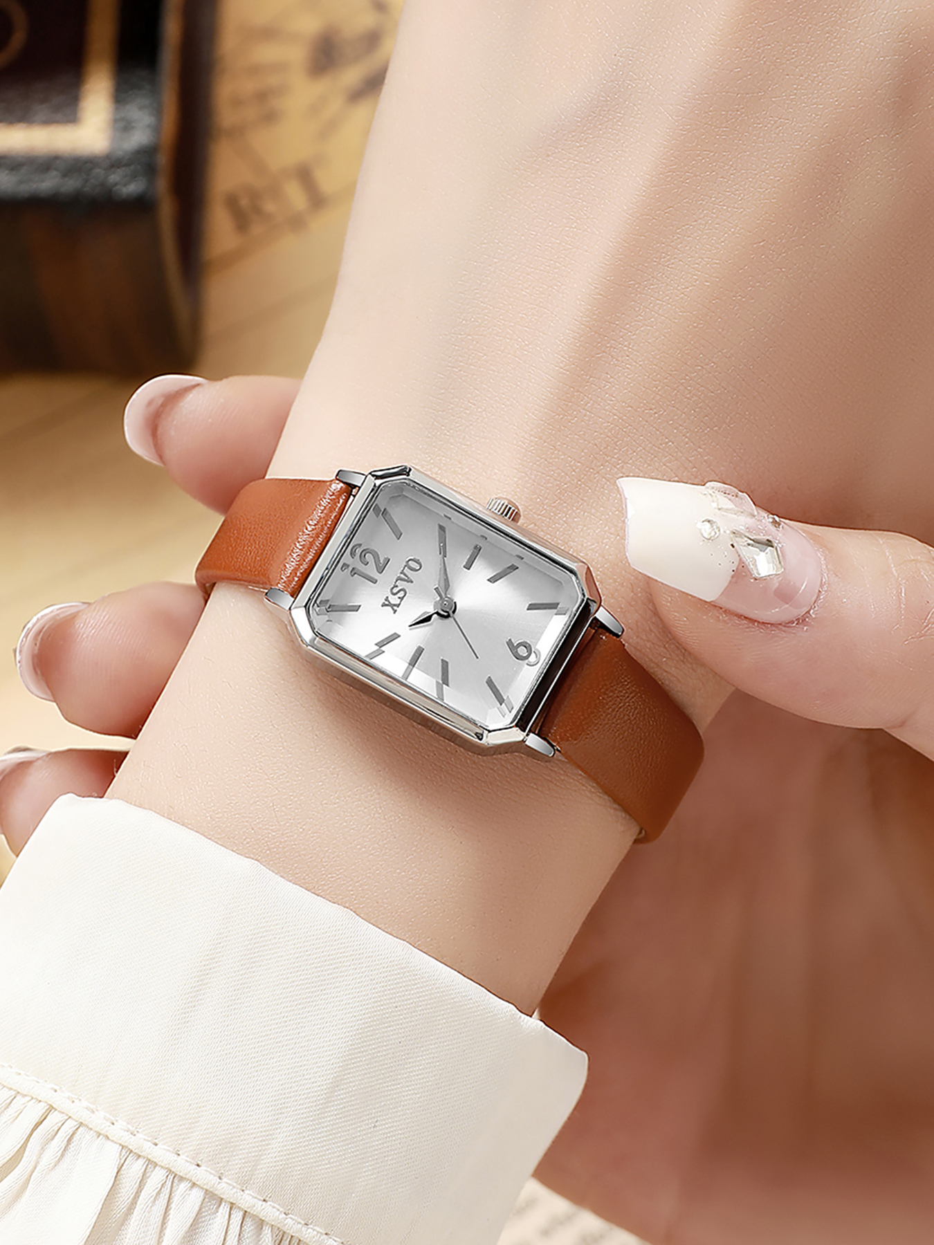 Vintage Silver Square Women's  - Luxury Watch Vintage のレビューと価格