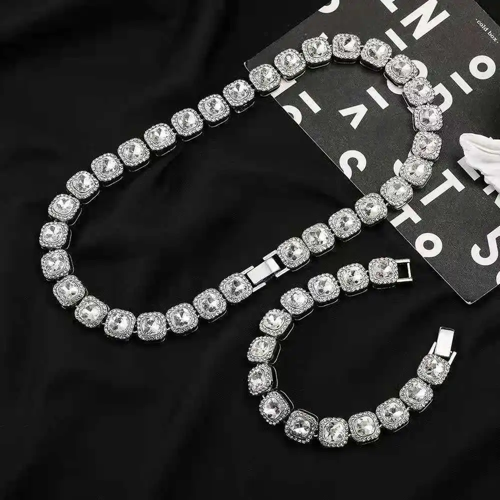 Luxury Wristwatch Necklace Bra - Luxury Watch Miami のレビューと価格